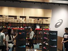 -东荟城名店仓