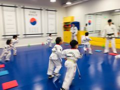 -金载勋跆拳道场(玲东花园店)