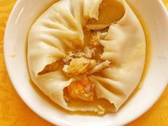 蟹黄汤包-德泉汤包大酒店