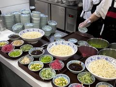 老北京炸酱面-门框胡同百年卤煮(新街口店)