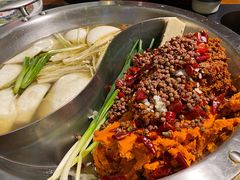 菌汤鸳鸯锅-沸炉重庆老火锅(军事博物馆店)