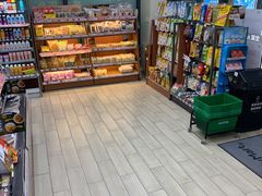 零售区-全家便利店(沪太路三店)