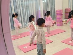 -韵姿少儿舞蹈(北外滩校区)