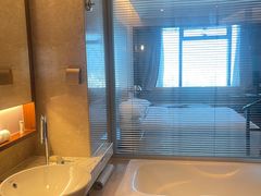 -上海龙之梦万丽酒店