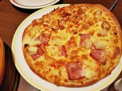 培根鸡肉双拼披萨-萨莉亚意式餐厅(杭州滨江天街店)