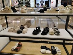 -BeLLE 百丽(上海月星环球港店)