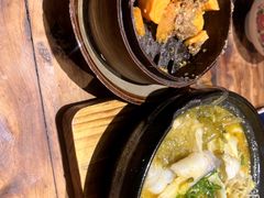 -有红鸡毛店·砂锅菜(抚琴夜市店)