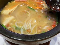 -蒙自源米线大王(东站店)