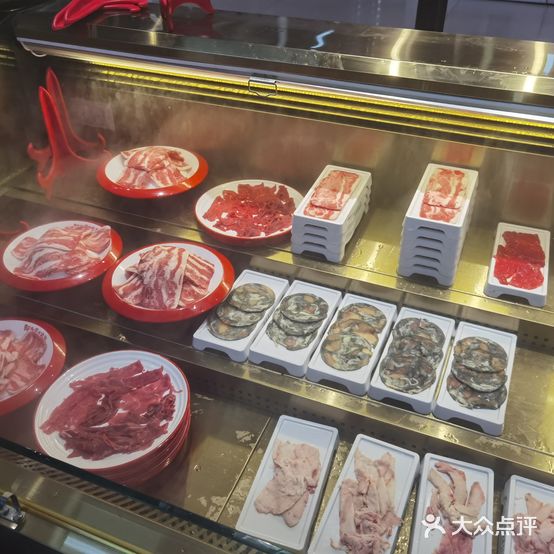 郭素芬鲜切牛肉自助老火锅