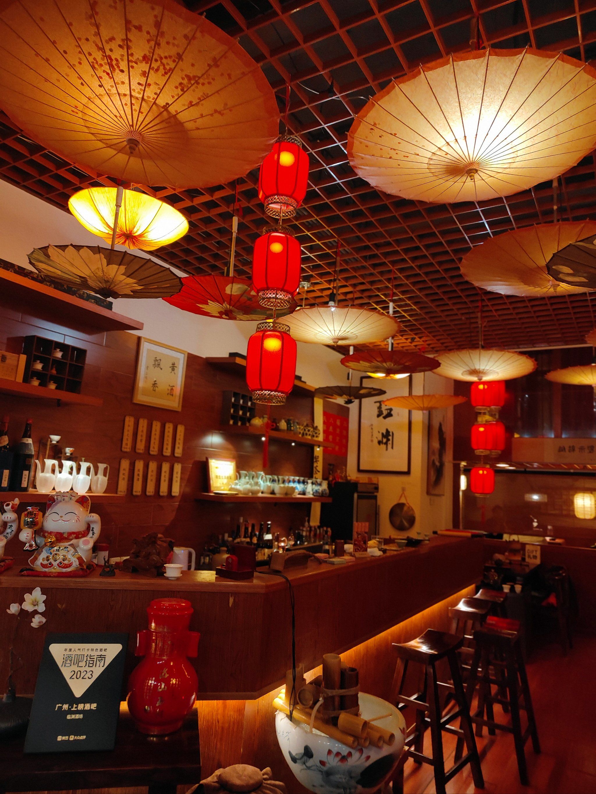 不在古代在广州,一进门就穿越到江湖客栈