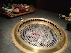 -铭牛烧肉·和牛海鲜自助(高新月牙湖店)