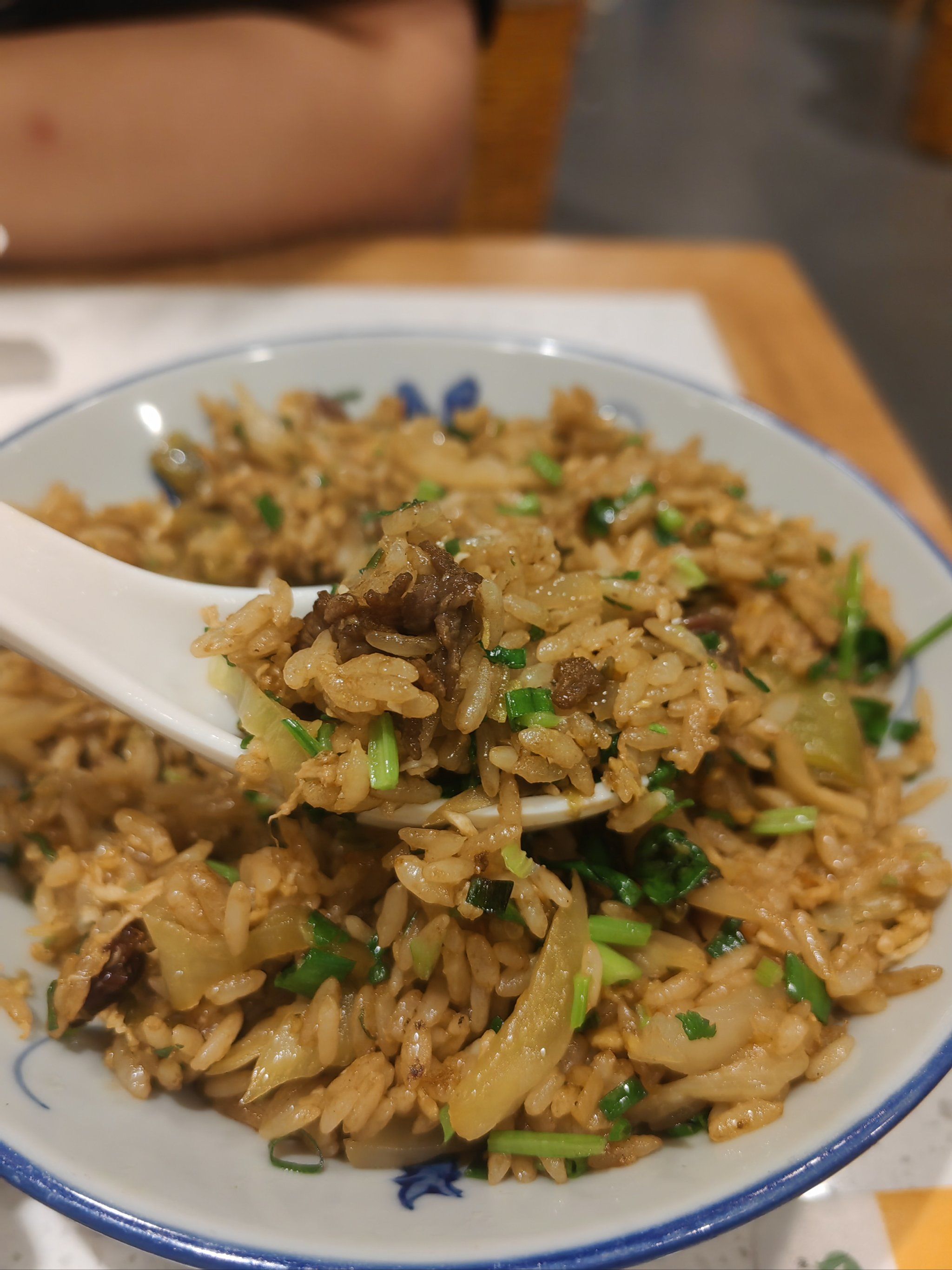 论这口酸菜牛肉炒饭拿到含金量!