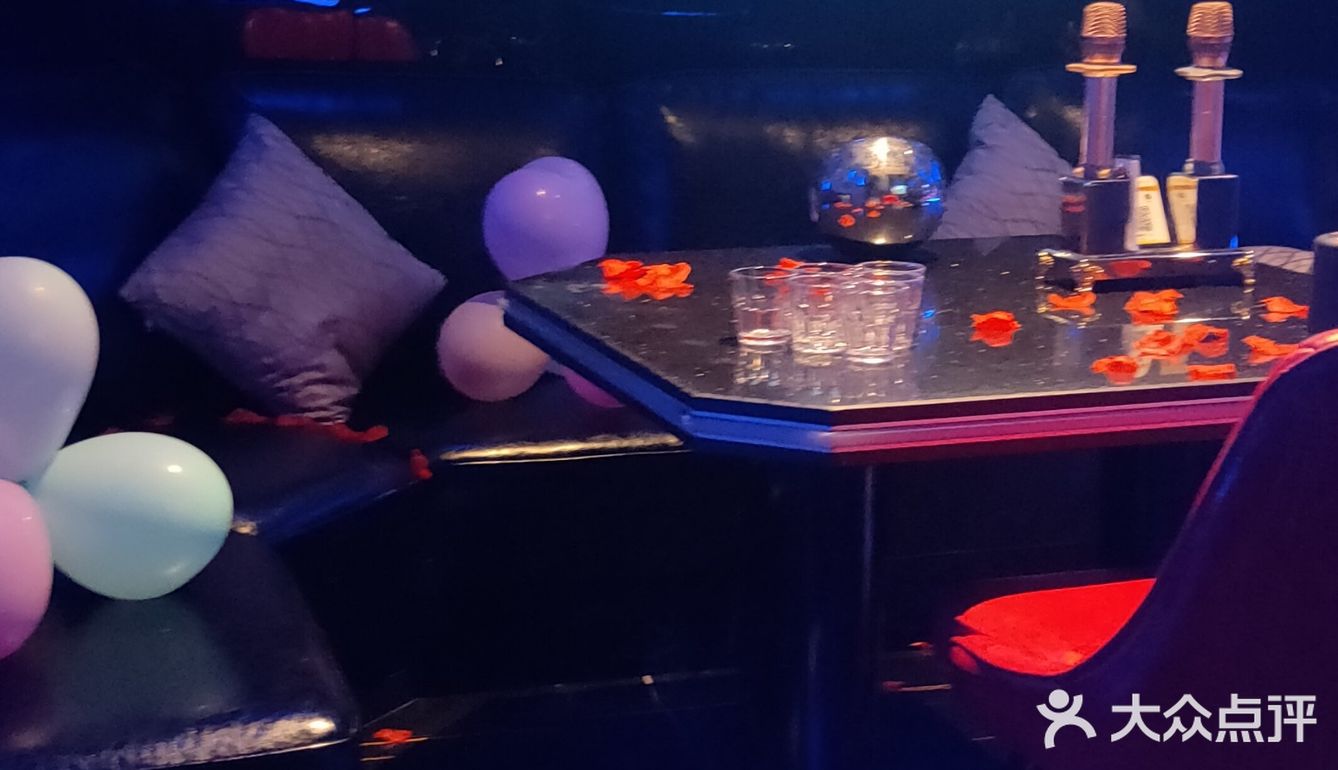 偷溜出来唱歌的宝贝，会不会被抓回去？