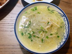 鸡汤银丝面-二孃鸡爪爪(东风路总店)