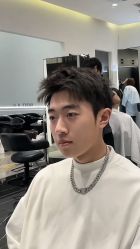 -BULB STUDIO 巴柏明星发型工作室