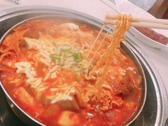 -三清洞摩西韩式年糕火锅(威高广场店)