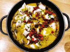 酸菜鱼-俏湘厨•地道湘菜(建华南路店)