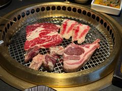 -铭牛烧肉·和牛海鲜自助(高新月牙湖店)