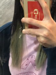 -天下皇剪新潇洒美容美发