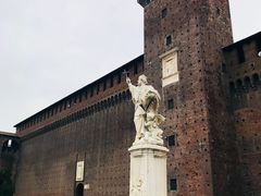 -斯福尔扎古堡