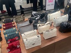 -URBAN REVIVO(上海中庚漫游城店)