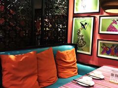 -香巴拉云南餐厅(华莱坞店)