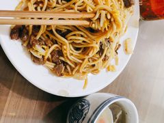 -松树干拌面店