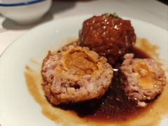 鸭蛋黄狮子头-梅飞酒家(桑园路店)