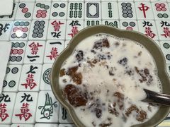 椰汁桃胶黑糯米-堂屋糖水店(愚园店)