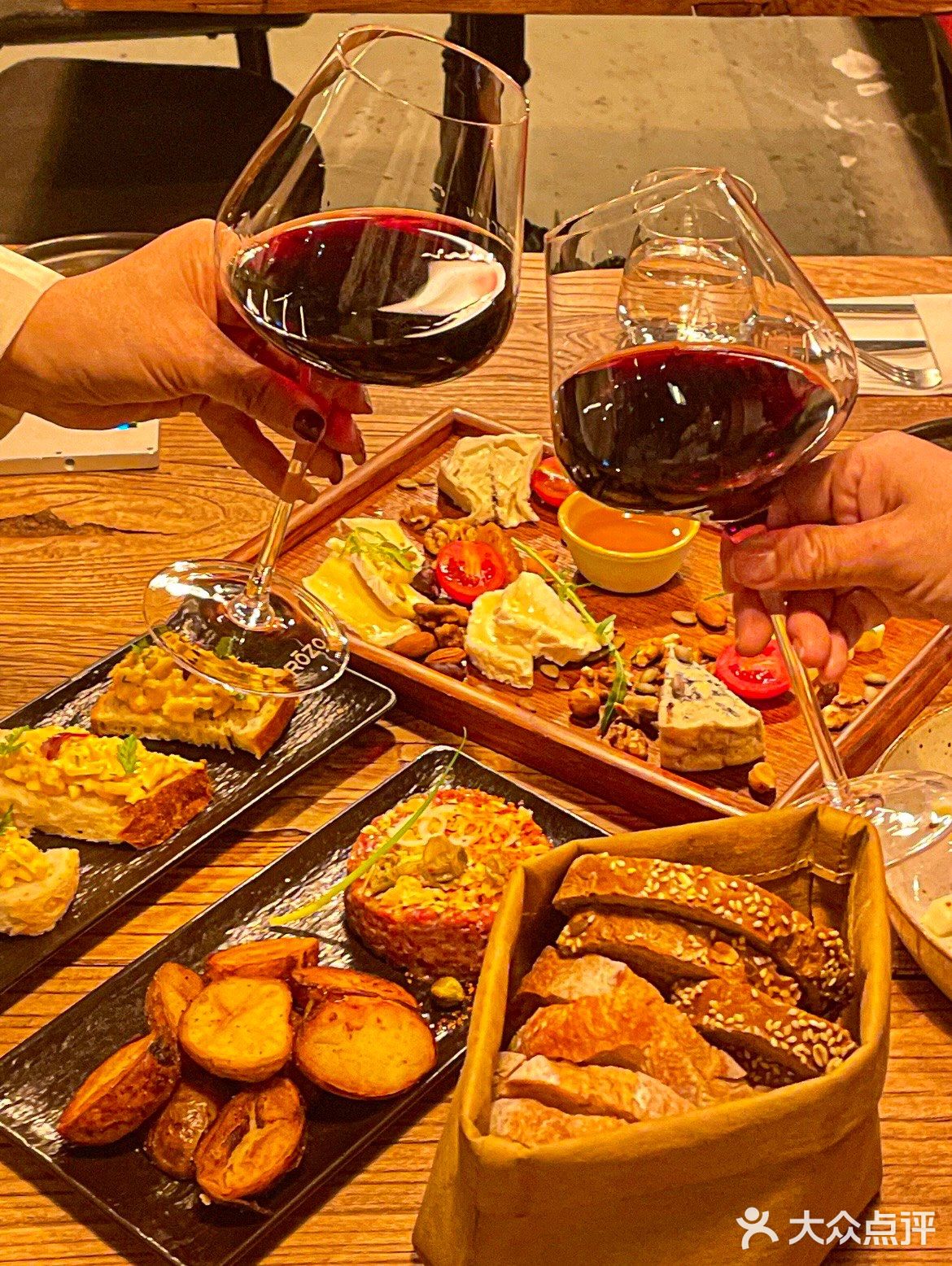 上海超隐蔽小众西餐厅🍷适合深夜小酌一杯🌙