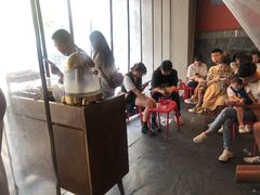 等位区-哥老官重庆美蛙鱼头(西湖银泰十一哥店)