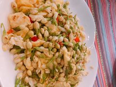 -香巴拉云南餐厅(华莱坞店)