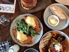 -ROAST coffee & eatery