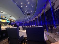 -云顶旋转自助景观餐厅