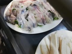 -濠轩阁特色生蚝火锅(水湾路店)