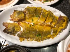 蒜香脆皮鲈鱼-老广酒楼(樱花店)