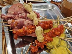 -哈尔滨小酒馆·鲜肉现穿自助烧烤(康新花园店)