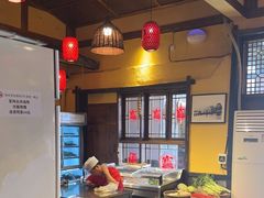 -富正毅三下锅·湘西韵味(天门山索道店)