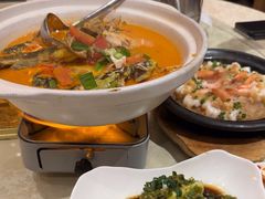 -帅巴人舅母子腊蹄民俗村