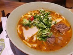 手切酸菜牛腱子面-陳八两面家(滨江天街店)