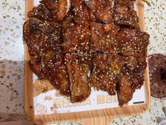 -小董哥烤串·爆汁大油边(故宫店)