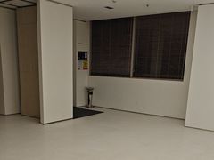 -卡罗酒店(东门晒布地铁站店)