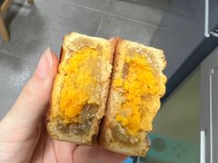 莲蓉蛋黄月饼-鲍师傅糕点(江苏路店)