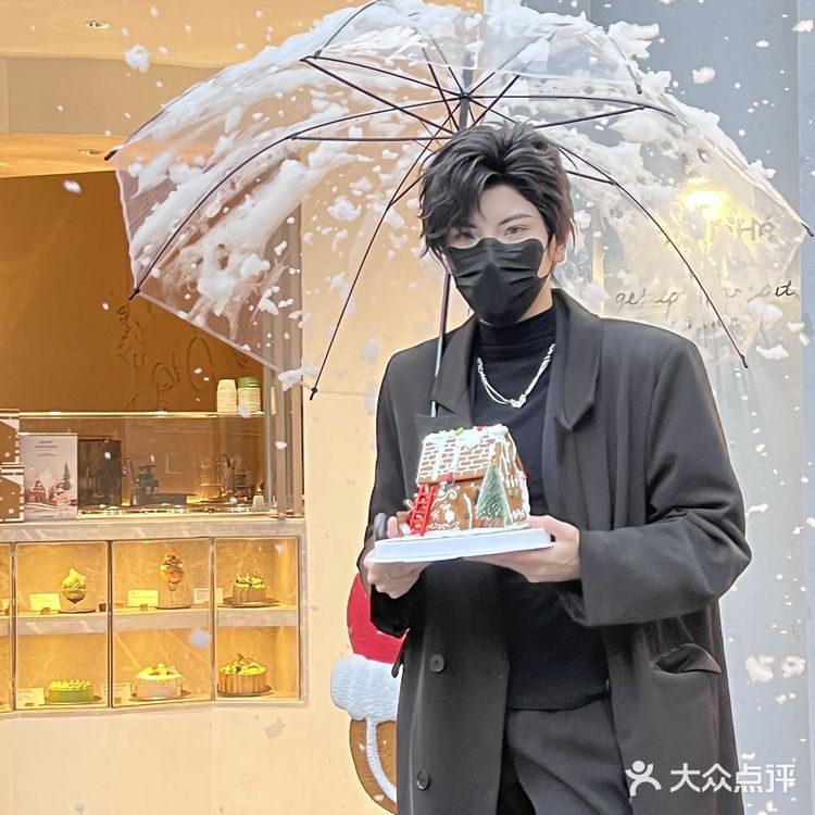 武汉花园道下雪啦！圣诞浓度100000%