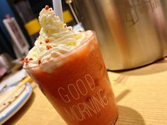 鲜果草莓沙冰-街角等你.大连海鲜烧烤.经典铁板海鲜串(西安路店)