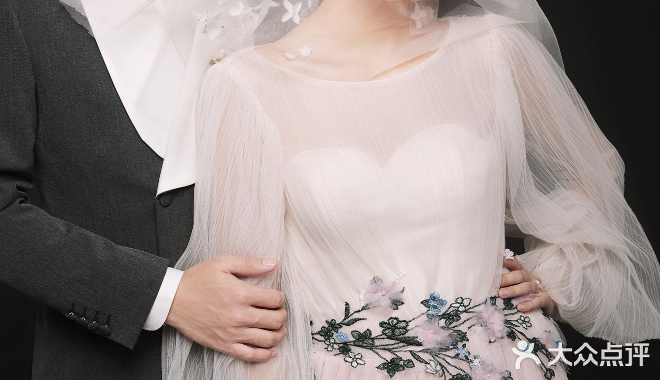 法式复古婚纱照|邂逅一场中世纪的欧洲浪漫