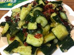 蒜泥黄瓜-宝山一号馕坑肉