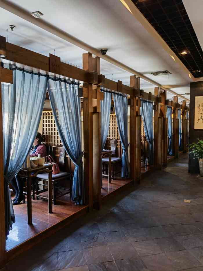 青藤茶馆(南山路店)-"靠窗可以看到西湖,在市场二楼,吃吃喝喝,.