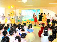 -上海青草地幼儿园