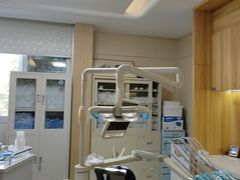 -上海仁爱医院口腔科 · 种植
